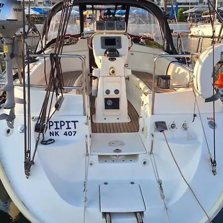 Yacht Pipit * Kavala