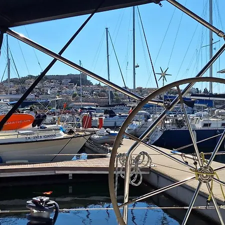 Yacht Pipit - Unique In Marina Of
