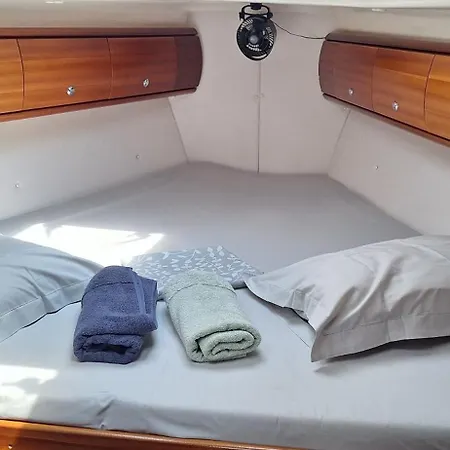 Yacht Pipit - Unique In Marina Of بوتيل كافالا