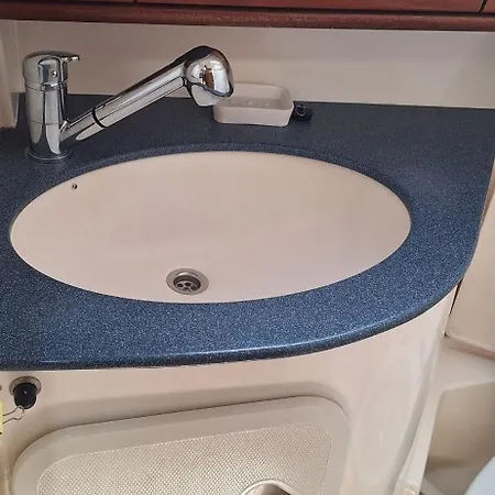 Yacht Pipit - Unique & Sail At Marina Of Botel Kavala