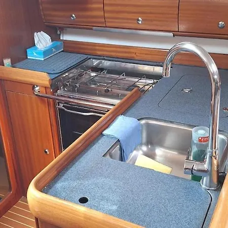 Yacht Pipit - Unique In Marina Of