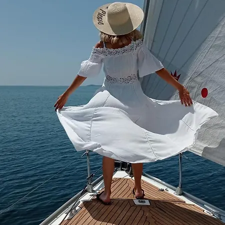 Yacht Pipit - Unique In Marina Of كافالا