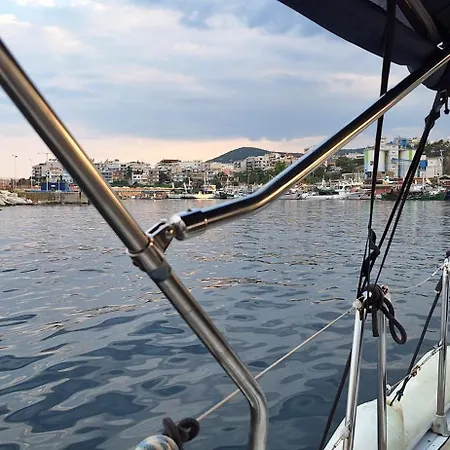 Botel Yacht Pipit - Unique & Sail At Marina Of Kavala