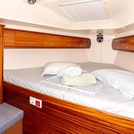 Botel Yacht Pipit - Unique & Sail At Marina Of *
