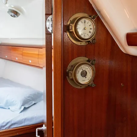 Yacht Pipit - Unique & Sail At Marina Of Botel *