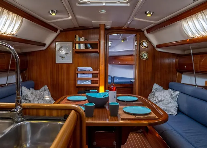 Yacht Pipit