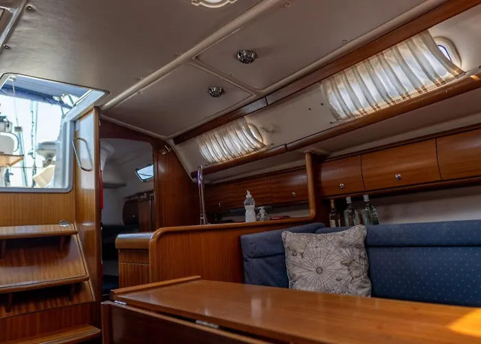 Hotel na wodzie Yacht Pipit *